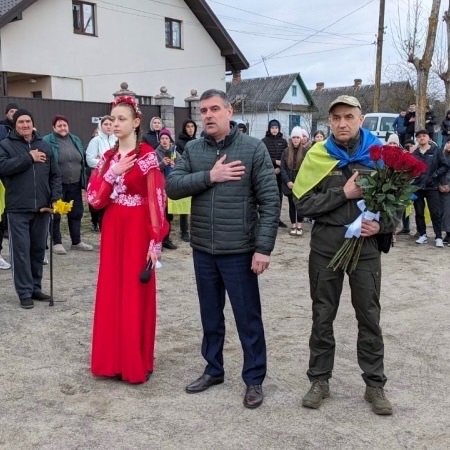 Майже два роки в неволі: на Сарненщині зустріли звільненого з полону бійця