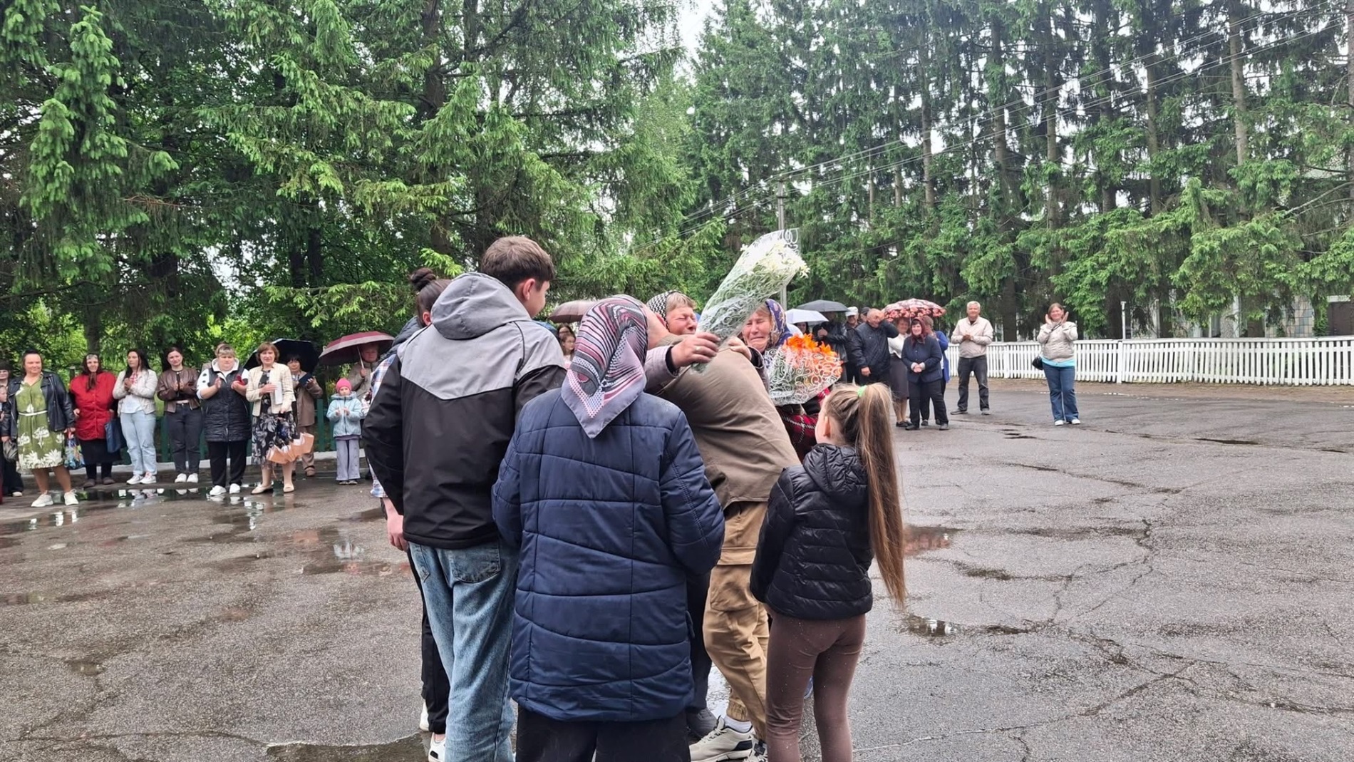 У рідне село на Дубровиччину повернувся звільнений з полону 37-річний захисник