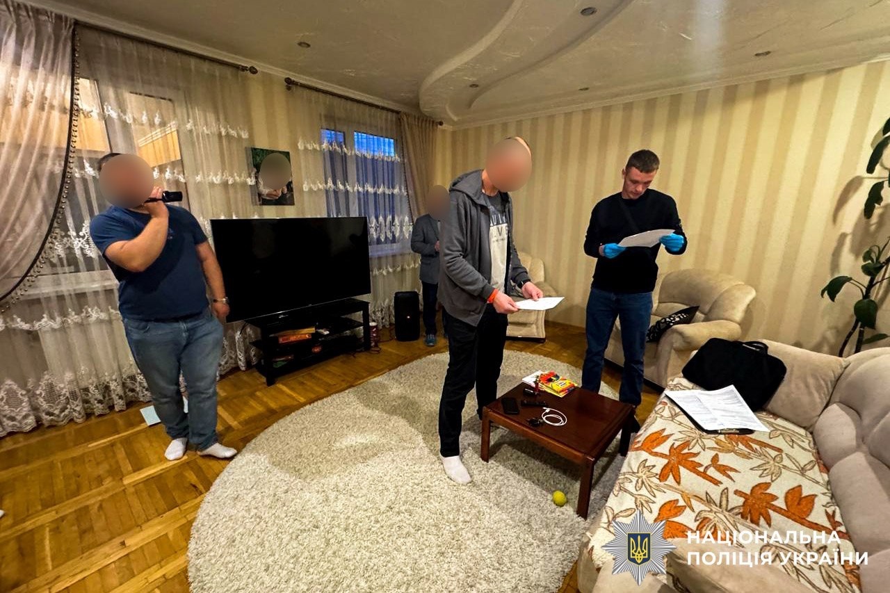 На Рівненщині викрили мережу секс-послуг: серед підозрюваних — 21-річна жителька Сарненщини