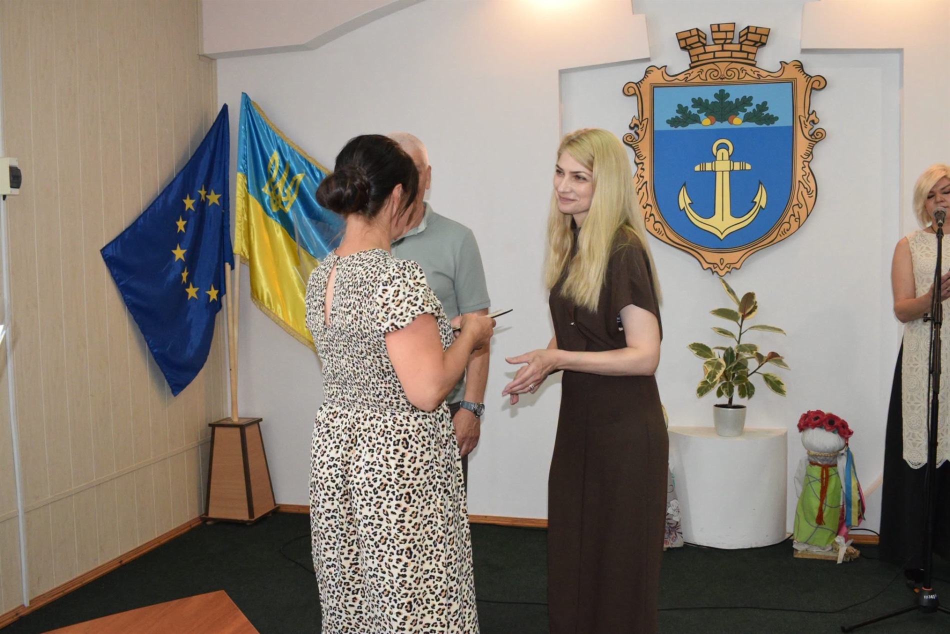 До 12 дітей у родині: на Сарненщині нагородили ще 91 «Матір-героїню»