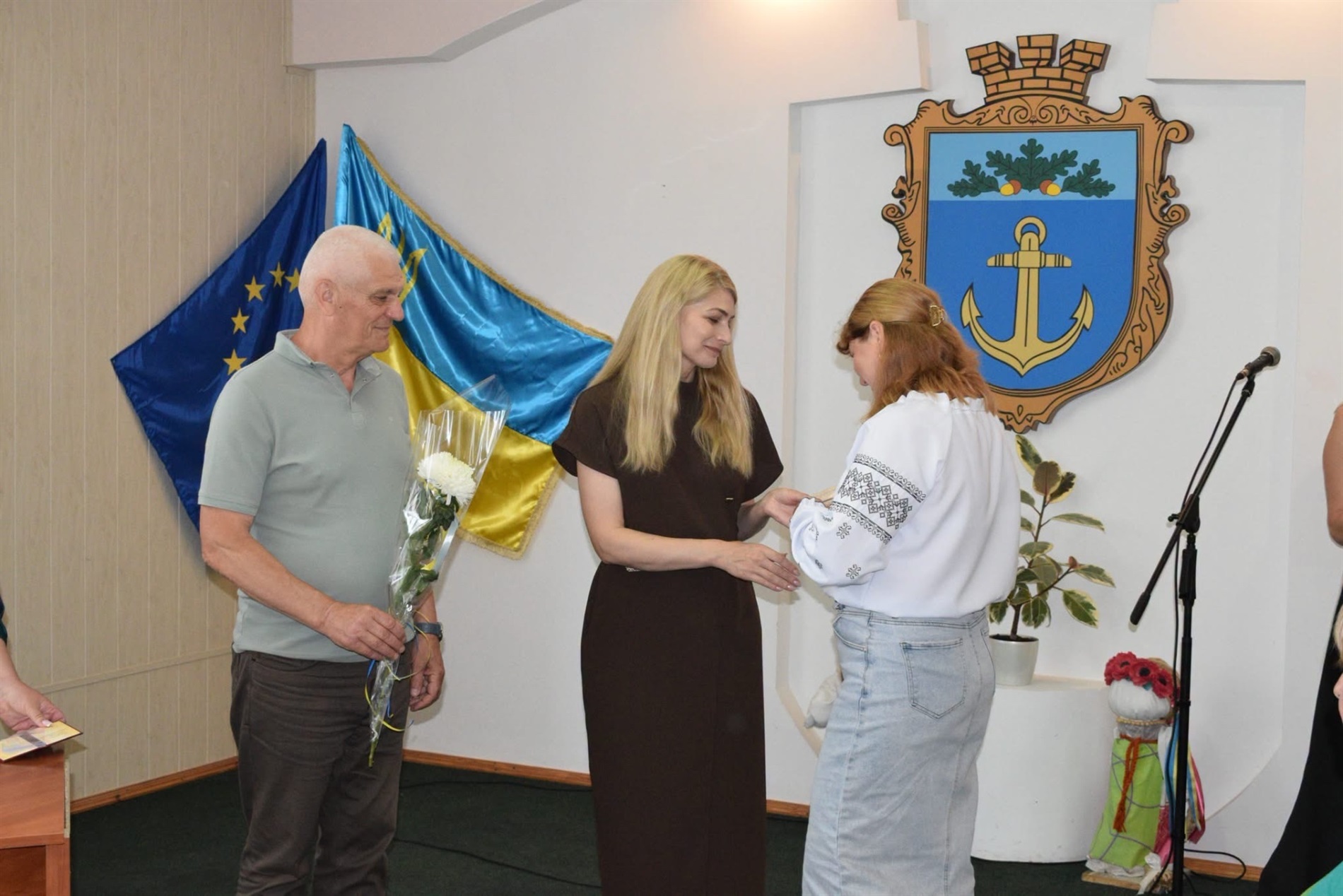 До 12 дітей у родині: на Сарненщині нагородили ще 91 «Матір-героїню»
