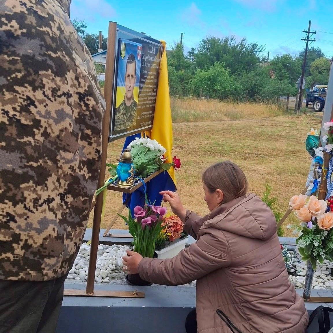 Пам’ять, що житиме: трьом полеглим захисникам із Сарненського району встановили меморіальні дошки