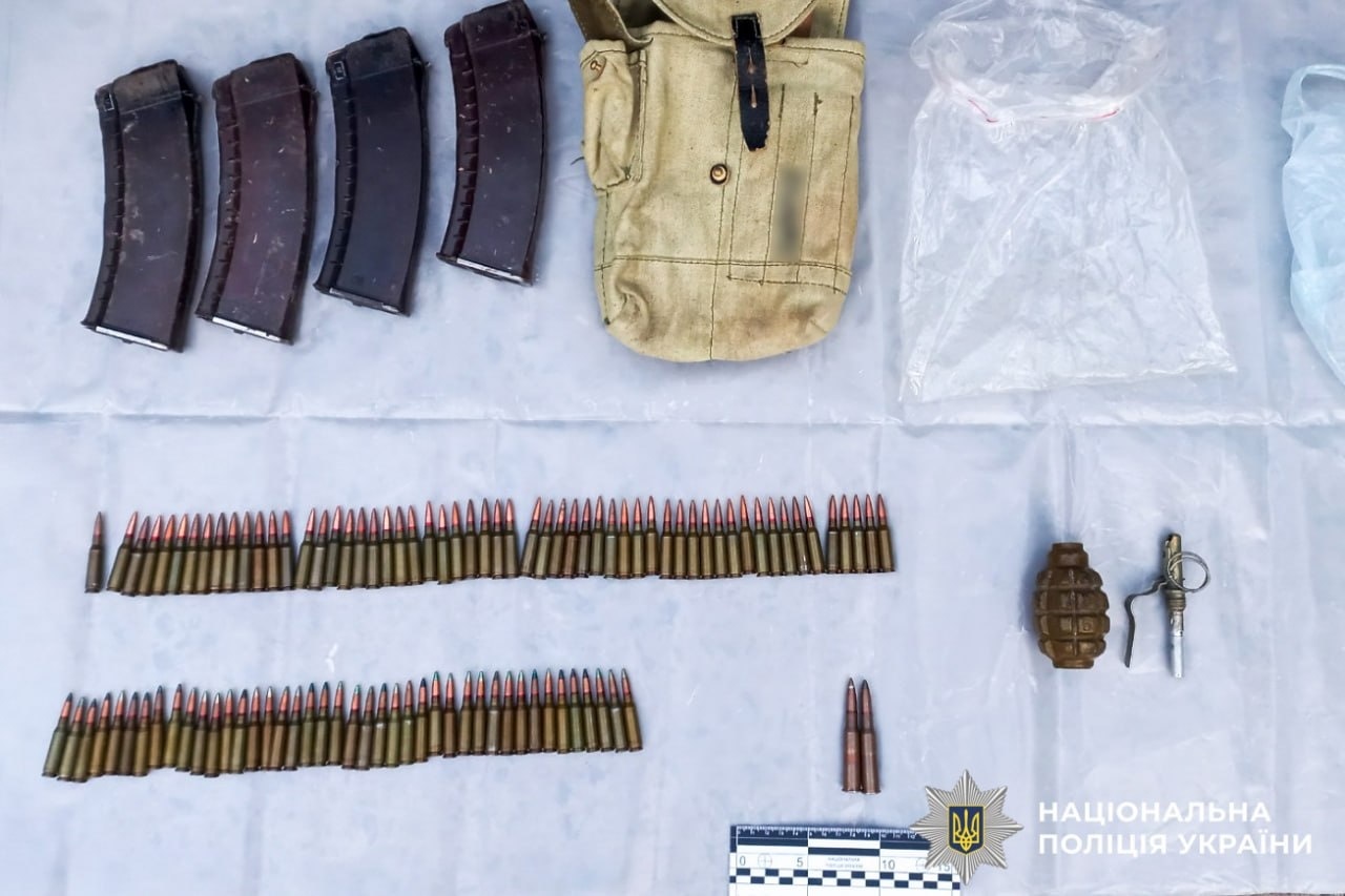 На Рокитнівщині в авто волинянина знайшли боєприпаси