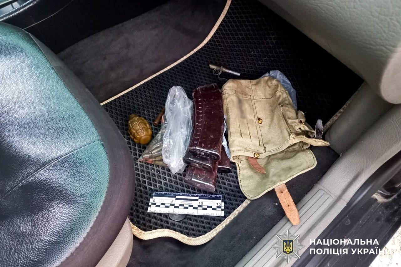На Рокитнівщині в авто волинянина знайшли боєприпаси