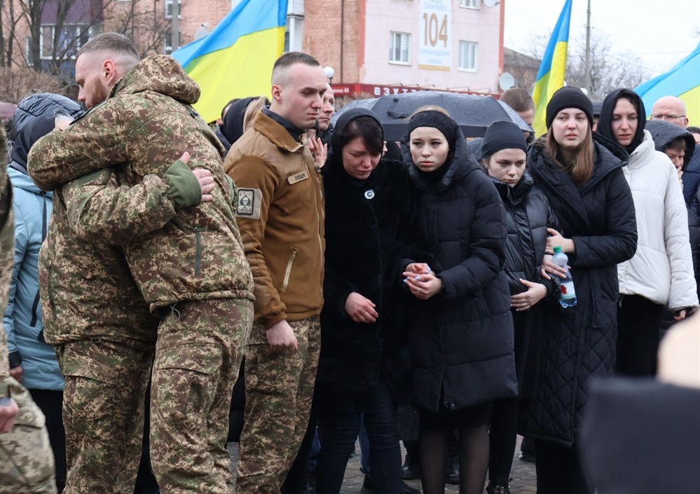 Родина загиблого воїна.